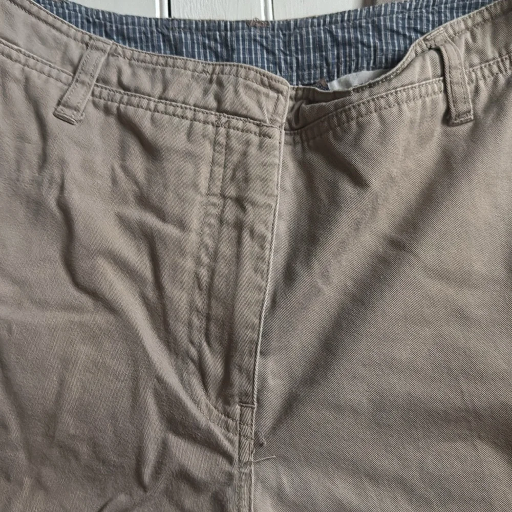 STO (Susquehanna Trail Outfitters) Capris Khaki Size 12 - Picture 6 of 7